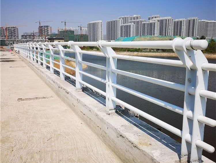 河道護欄